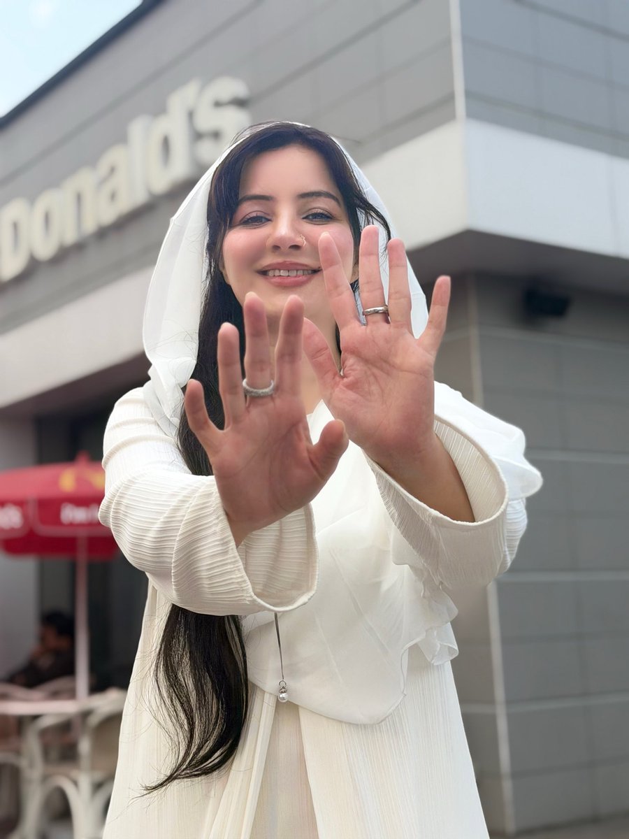 Rabipirzada's tweet image. میں ملی بہت ہی پیارے  بچوں سے  اسپیشل بچے واقعی بہت خاص ہوتے ہیں ہمیں ان سے پیار اور ان کا خیال کرنا چاہیے
#SpecialKid
#SpecialChild
#SpecialNeeds
#DifferentNotLess
#UniqueSoul
#PureHeart
#LittleChampion
#BlessedChild
#InnocentSmile
#GodsSpecialGift
#ProudParent