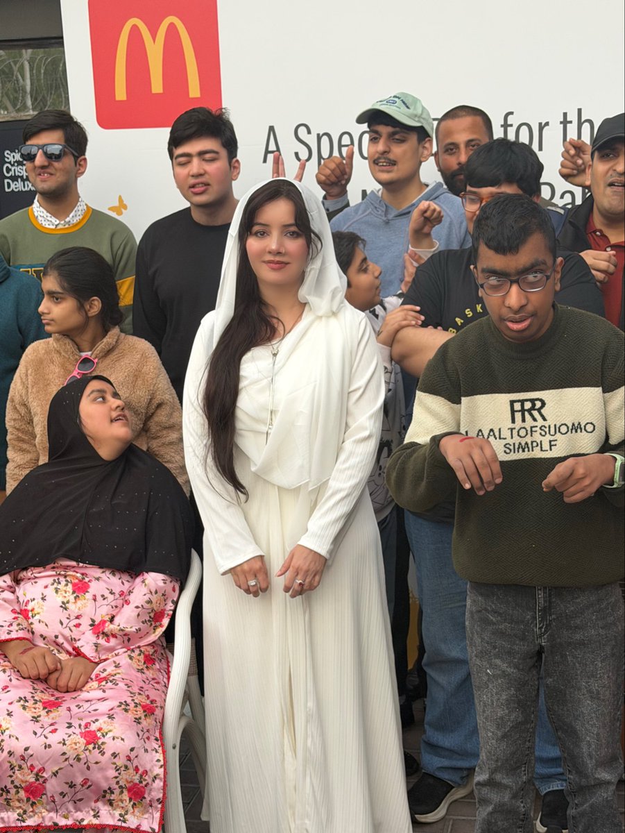 Rabipirzada's tweet image. میں ملی بہت ہی پیارے  بچوں سے  اسپیشل بچے واقعی بہت خاص ہوتے ہیں ہمیں ان سے پیار اور ان کا خیال کرنا چاہیے
#SpecialKid
#SpecialChild
#SpecialNeeds
#DifferentNotLess
#UniqueSoul
#PureHeart
#LittleChampion
#BlessedChild
#InnocentSmile
#GodsSpecialGift
#ProudParent