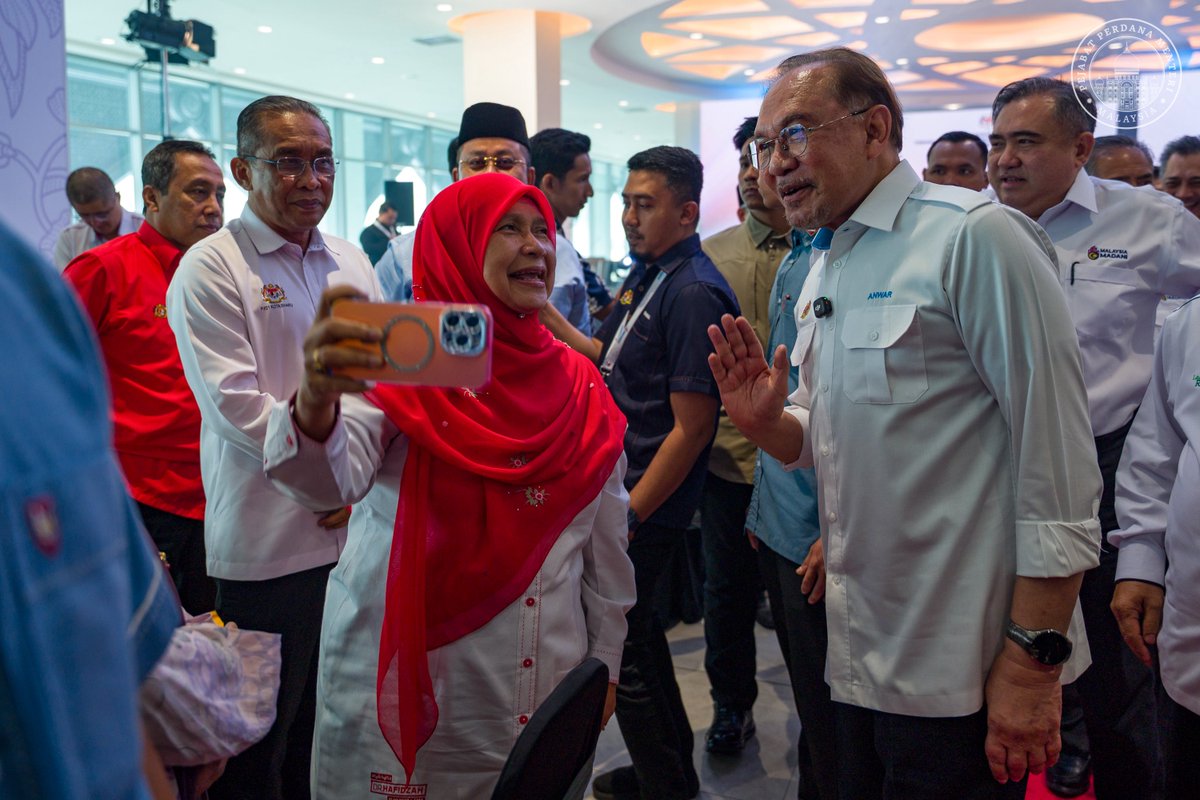 Anwar Ibrahim tweet media