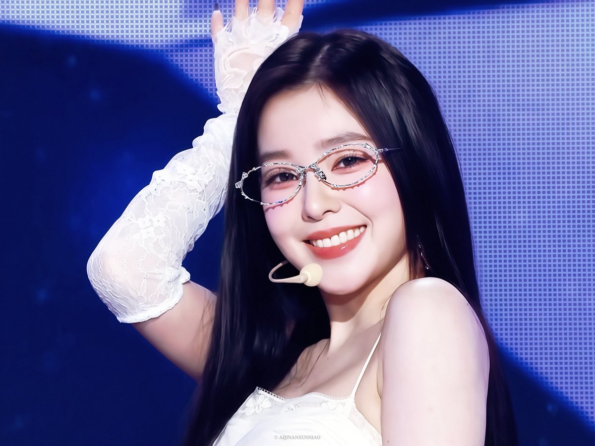 rene𐙚 tweet media