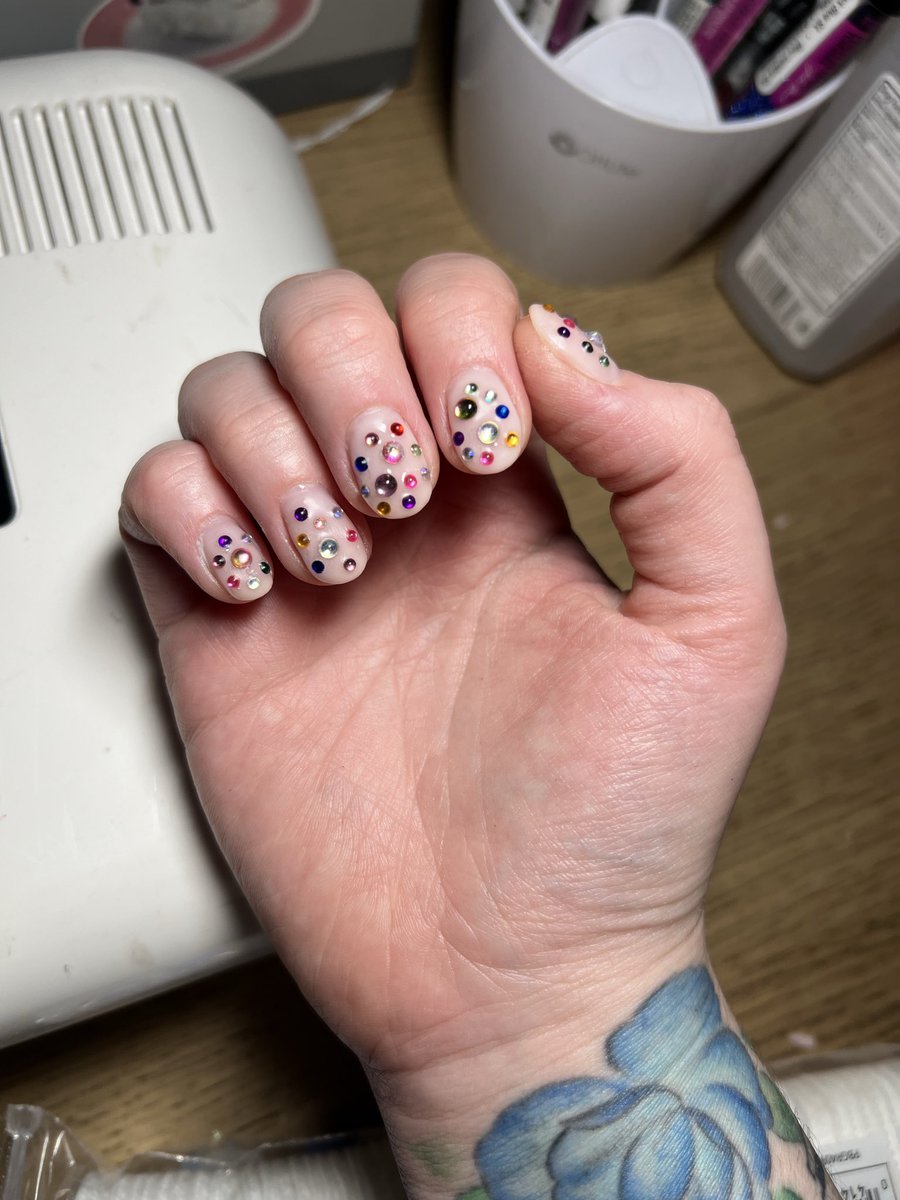 VictoriaLynnxx's tweet photo. Love my ridiculous nails I just did https://t.co/7r0RgNMPrX