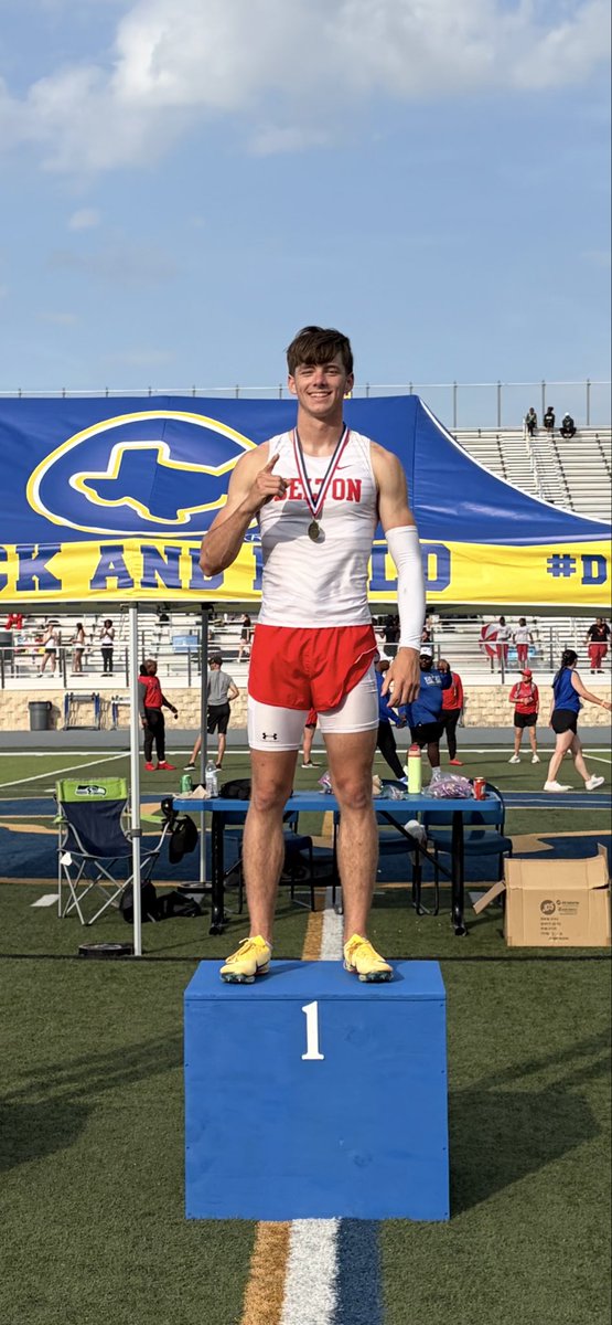 BeltonTrack's tweet photo. Didn’t have to wait long for another school record. 
Graham Chambley broke a 
2016 110 meter hurdle record with a 🔥13.82s!
The 3rd fastest time all year in 5A and 37th in the nation! He moves on regionals as the #1 seed. #TigerGrit @BeltonTigerFB @BeltonISDAth @thebeltontigers @BeltonTigerABC