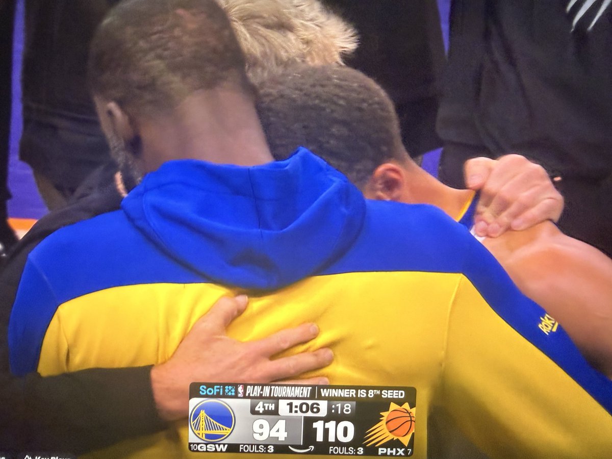 No estoy llorando.

Vos estas llorando.
