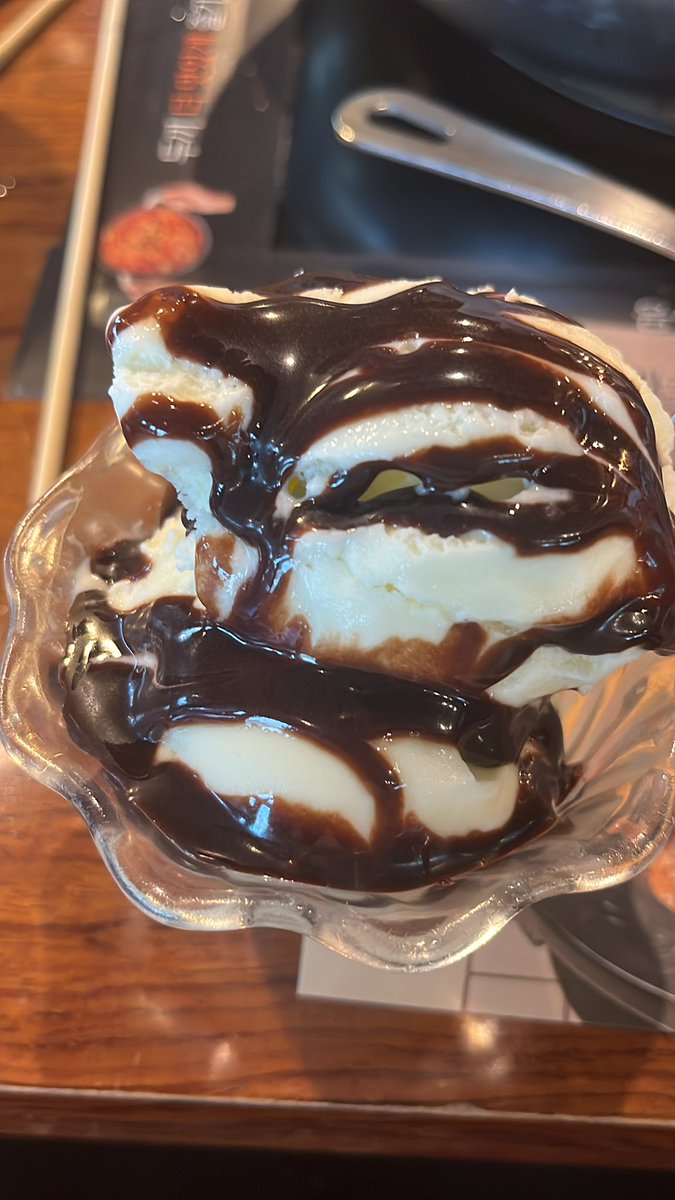 학생 (상태: 그어그어) tweet media