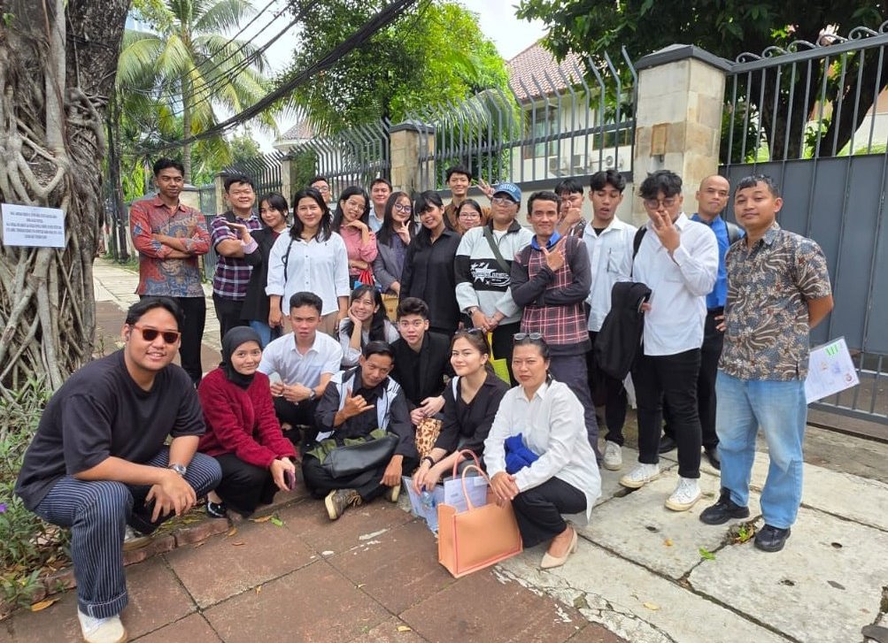 papidrac's tweet photo. so happy meeting with you guys , we came from different cities but somehow we become a fam now . see u again in Bulgaria! https://t.co/wvCnbpzOtv