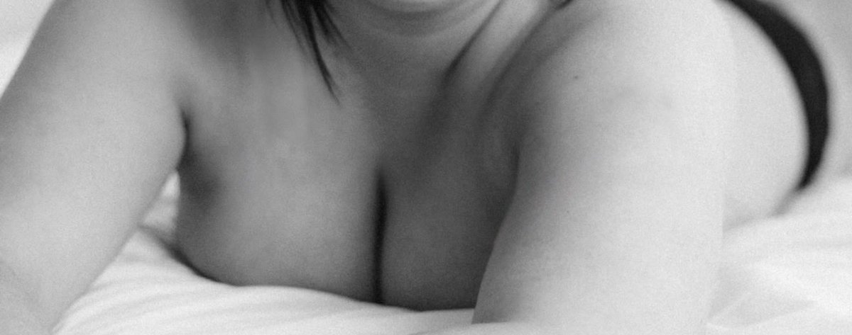 Alianne8931's tweet image. Let’s get down to business. I’m sick of scammers &amp;amp; liars. Where are the real ones at? 🤍

#paypig #content #onlyfans #feetfinder #dirty #fetish