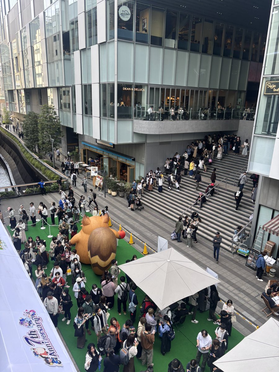Lank_lol's tweet photo. ←なんでいるんですか？ https://t.co/o2X7EIWbNh