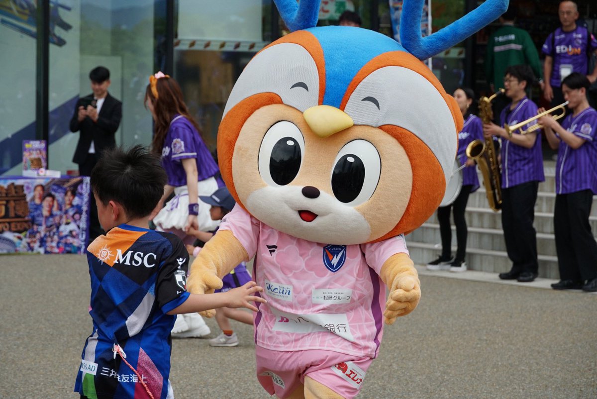 ∠みれふ tweet media