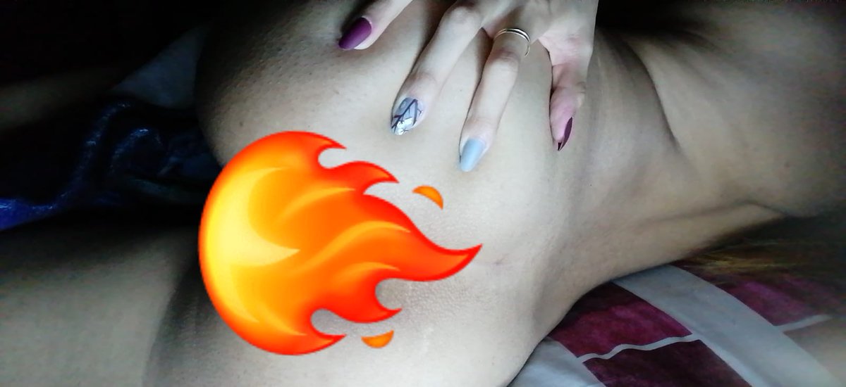 Lovely666_'s tweet photo. Tengo ganitas de hacer un set de puras fotitos sin nada, quien quiere? 😘🤤 https://t.co/bHPcnp2y1n