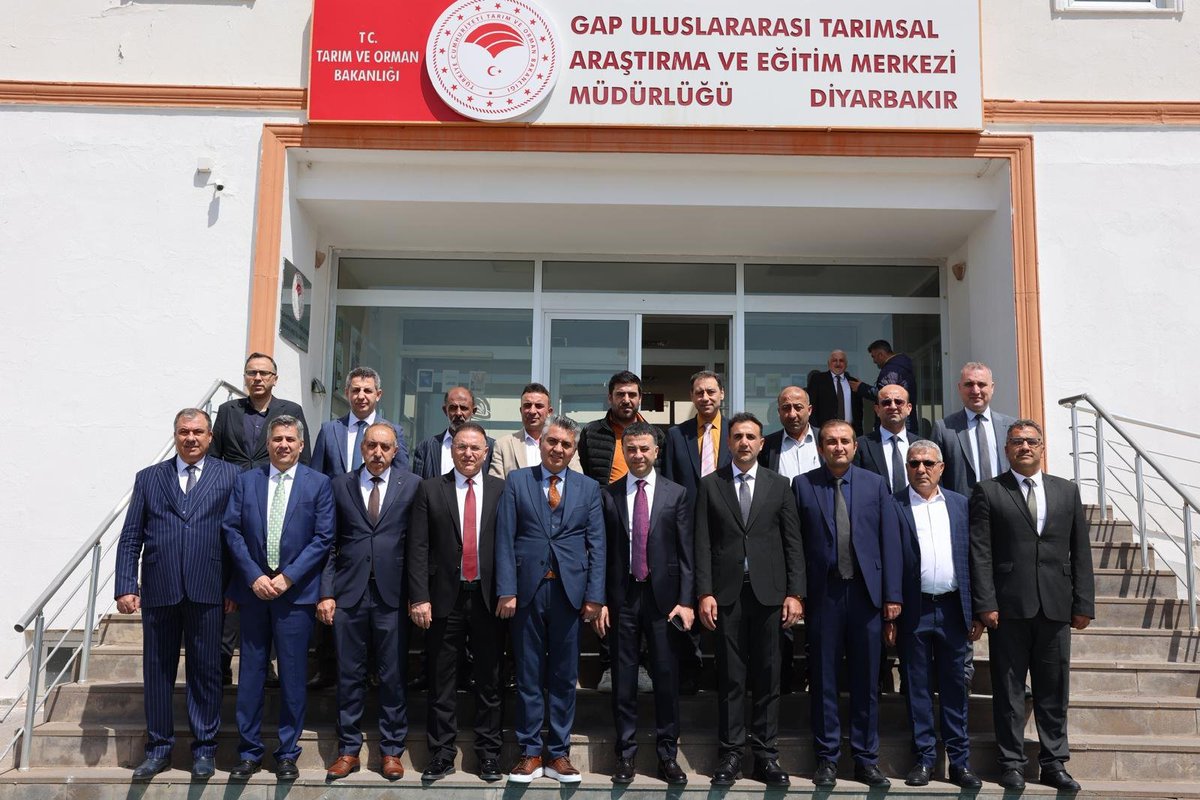 Diyarbakır Manda Yetiştiricileri Birliği 2.Manda Sempozyum Gerçekleştirdi, Bölgemizde Bulunan Manda Üreticilerimiz Sempozyuma Yoğun İlgi Gösterdi Mandanın Geleceği,Kaliteli Süt Yoğurt ile Hastalık ve Aşı Gibi Üreticilerimize Veteriner Hocalar Tarafından Bilgilendirildiler.