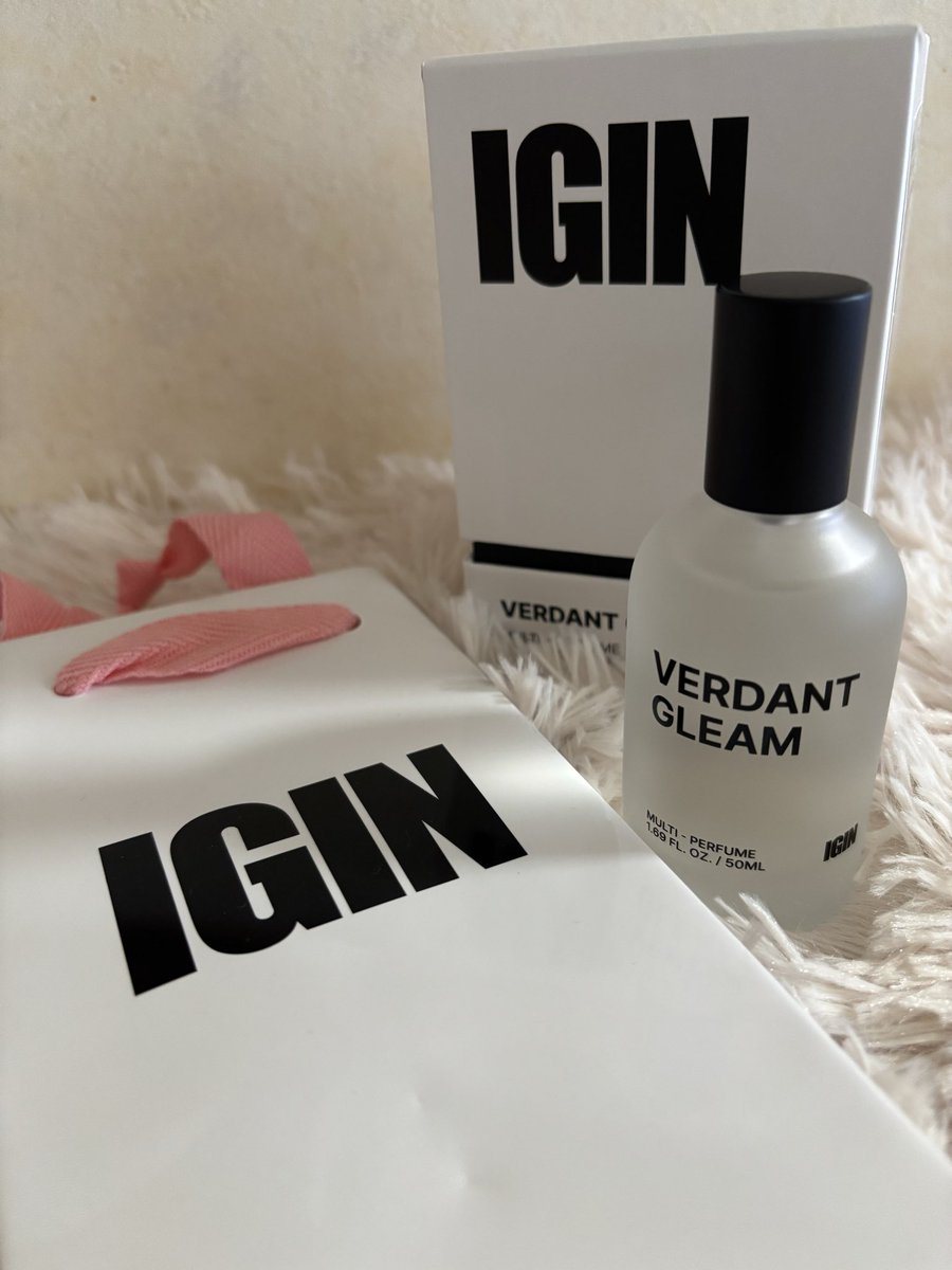 HkBGnF1KPzovpcV's tweet image. TLが東京ドームで盛り上がっている中すみません
待ちに待ったIGINのフレグランスが届いたの🎁
マスカットの香り✨
めちゃ良い香り🥰
勿体無くて使えない♡
#IGIN
#JINxIGIN