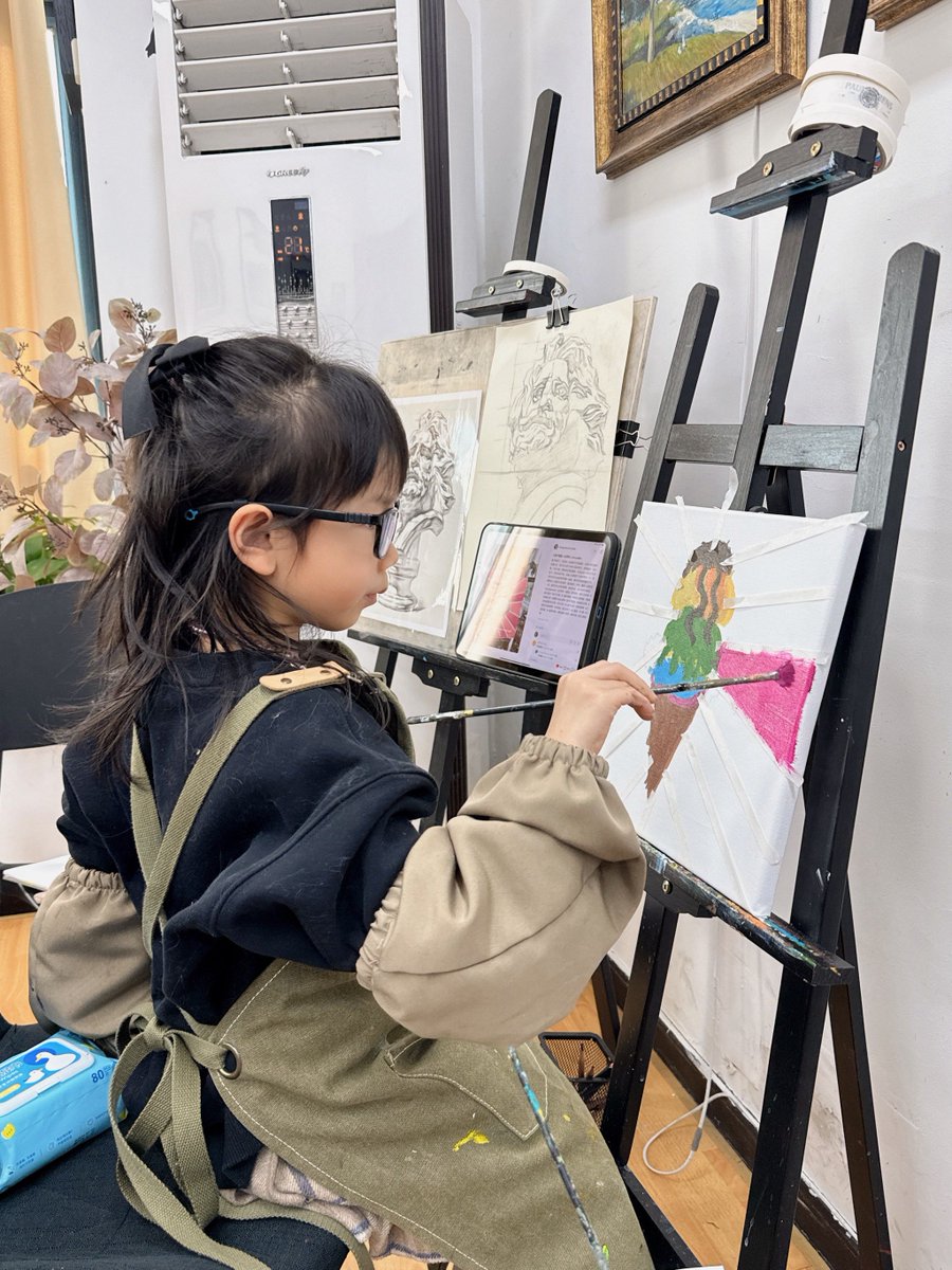 mahammadyaseen_'s tweet image. Join Our Art Jam this Sat!  Grab brushes, meet fellow creators, and make magic together at 2pm, Room 305. Free supplies—just bring your vibe! Tag a friend who’d love this! #ArtClub #CreativeVibes