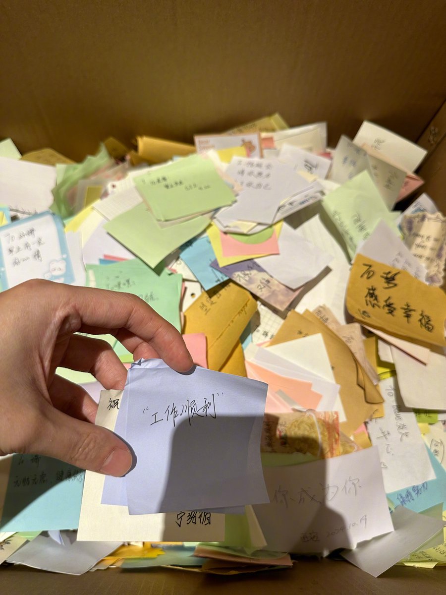 erickca63113774's tweet image. "Clear out clutter, keep what matters.  Old items find new homes (or memories get decluttered) — your space, your call! #Declutter #OldThingsLove"