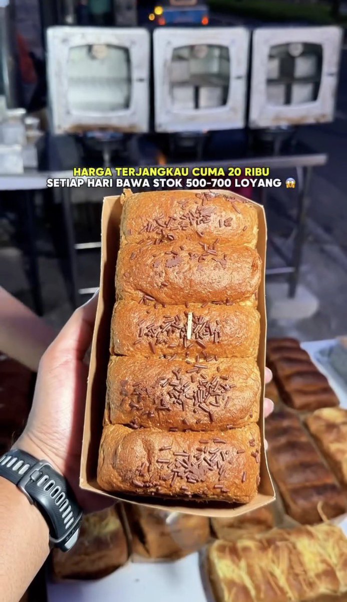 Jualan roti gandum fresh jam 4 subuh?! Roti gandum panas fresh dari ...