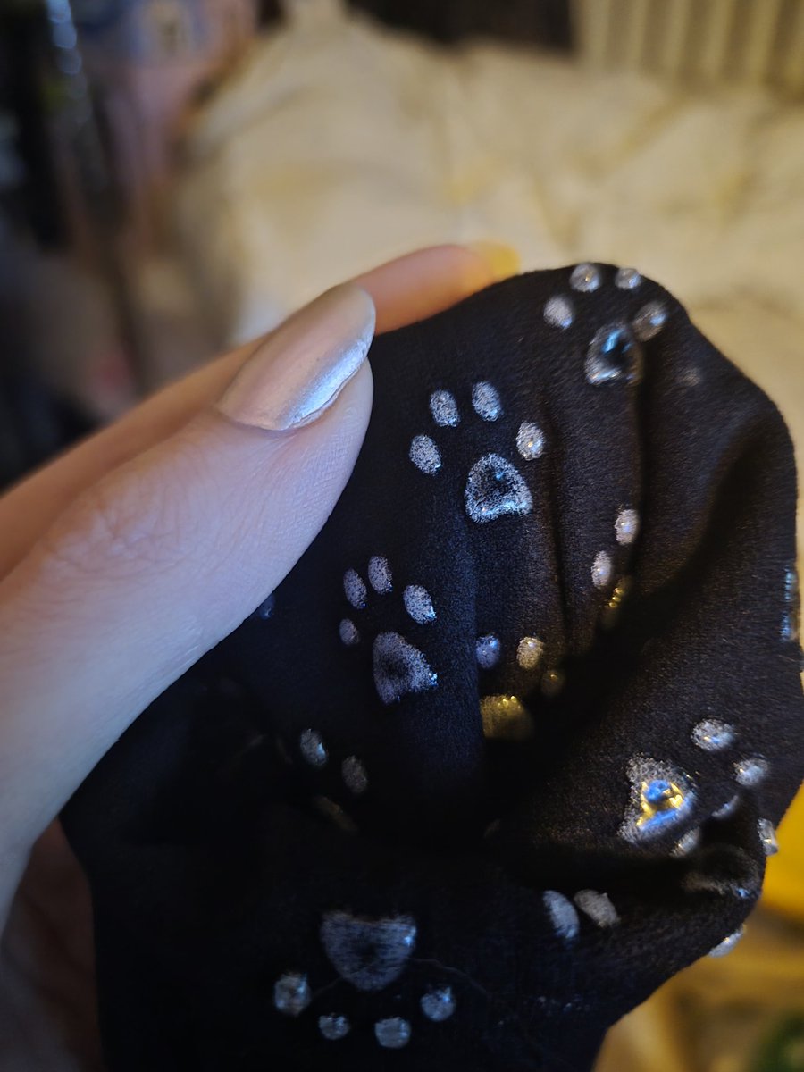 MarshMido's tweet photo. How cute are these socks!!? The grips to hold them up are little paw prints too 🥹 https://t.co/0HtXQsLMEl