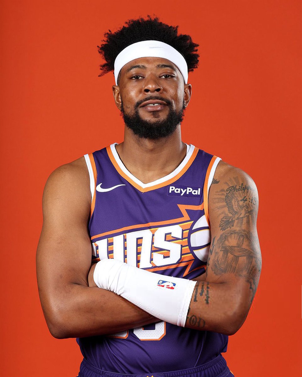DevinBookerMuse's tweet photo. JORDAN GOODWIN TONIGHT:

19 PTS
9 REB
6 STL (ties career-high)
7-11 FG

DAWG 🔥 https://t.co/FOTbM42KWu