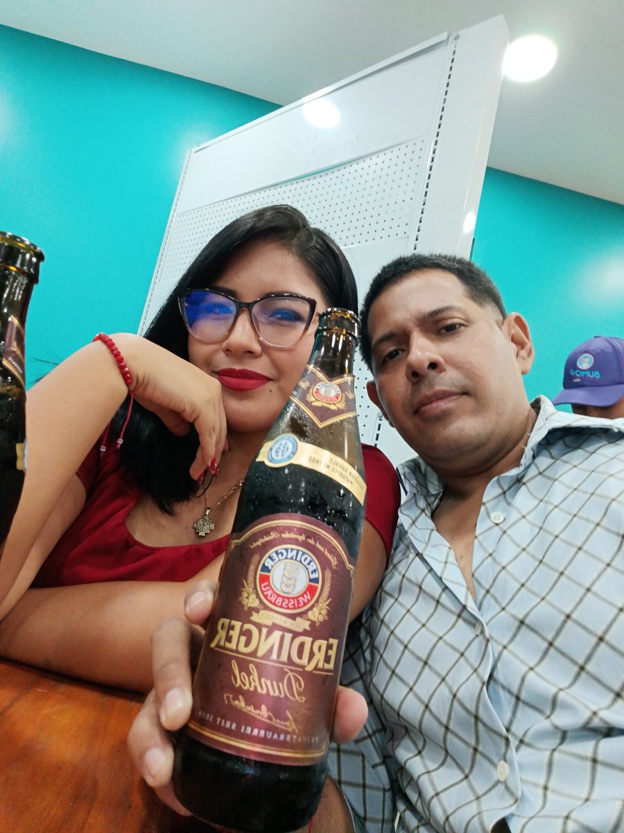 Aquí con una Dama Abundante✨✨✨✨✨✨✨