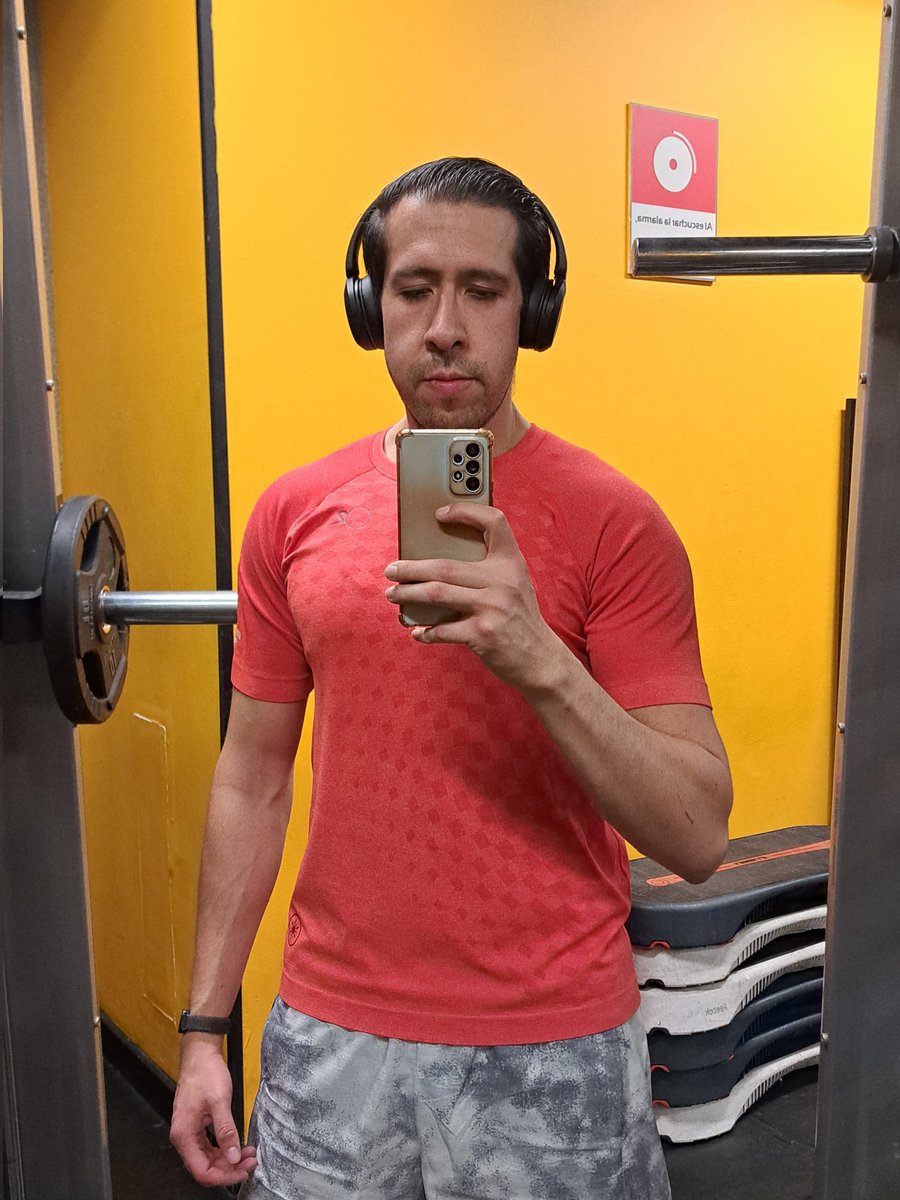 Víctor Esparza tweet media