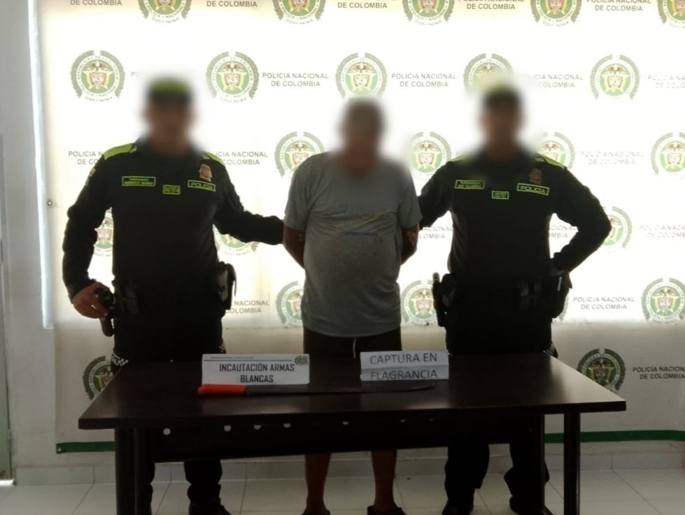 🛑#JUDICIAL🛑

Capturado por apuñalar a dos mujeres en Montería
facebook.com/share/p/18dnAY… Vía <a href="/LaJornadaco/">La Jornada</a>