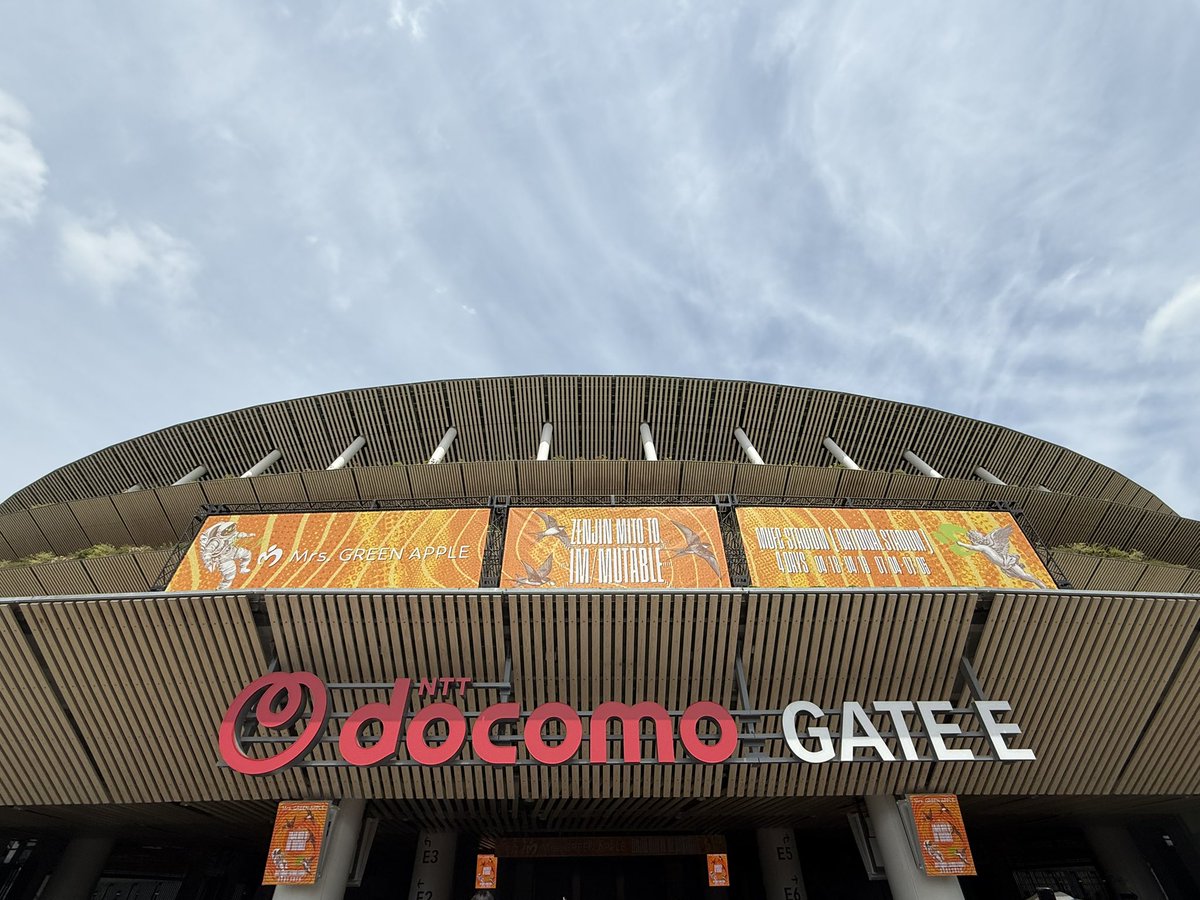 MGA_Fan_latest's tweet image. Mrs. GREEN APPLE
ゼンジン未到とイミュータブル 〜間奏編〜
スタジアム公演 本日開幕✨

この特別な瞬間を、形として残しませんか？

ライブの余韻をそのままに——

関連グッズは今のうちにチェック👇
amzn.to/41D7LBp

⚠️公式配信なし・リンク注意

#MGA
#ゼンジン未到とイミュータブル