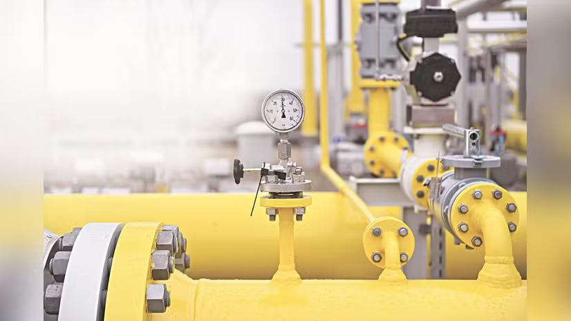 bsindia's tweet image. #PNGRB has opened bidding for the development of #LPG pipeline infrastructure in a significant way to eliminate bulk movement to the extent possible.

Read more: mybs.in/2g5QNf1 | @Sudheerpalsingh