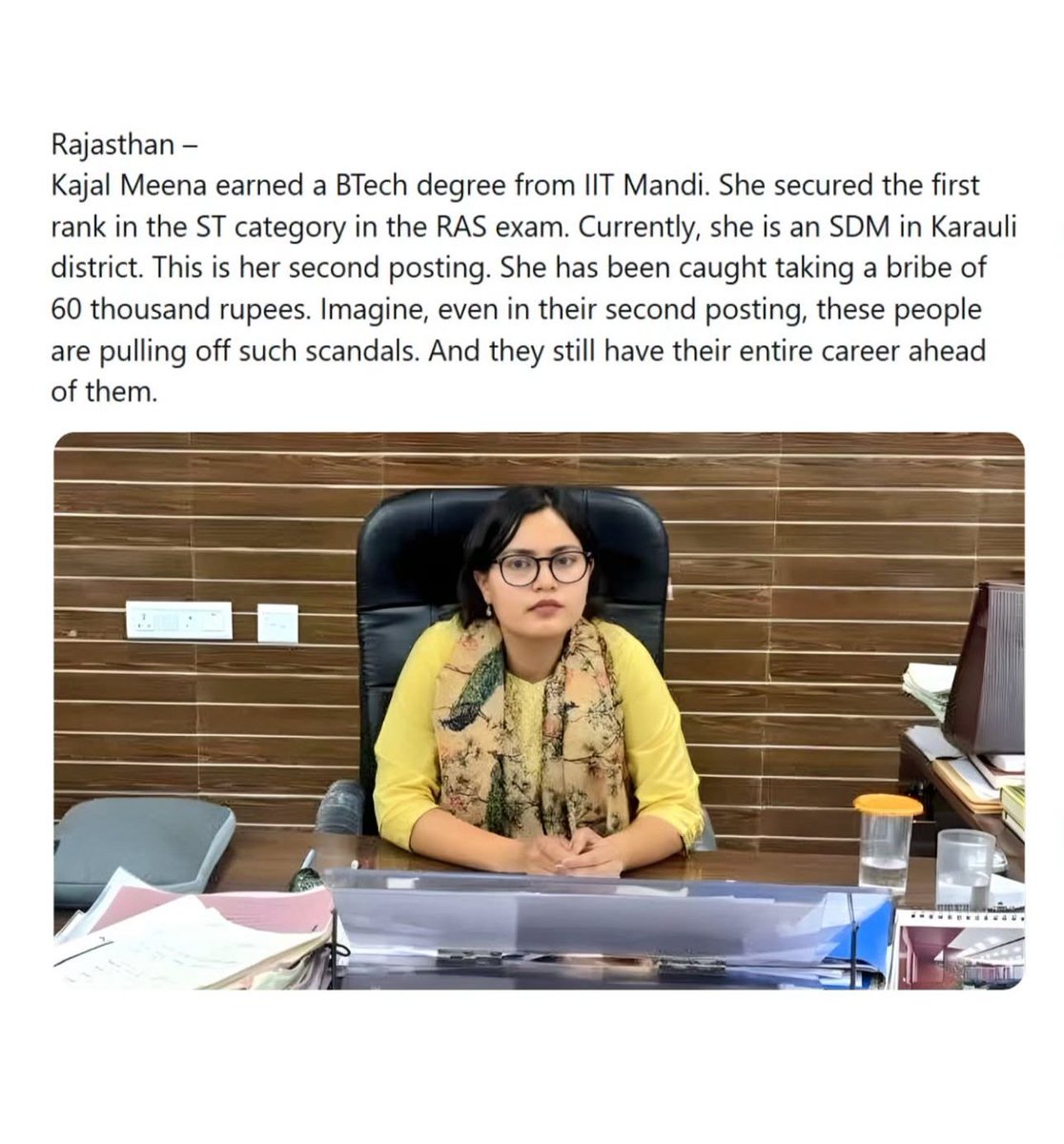 ZiviiBloom's tweet image. 2024 civil services exam topper

 Sdm Kajal Meena of #Rajasthan arrested

 while taking bribe, 

₹4 lakh found in raid...