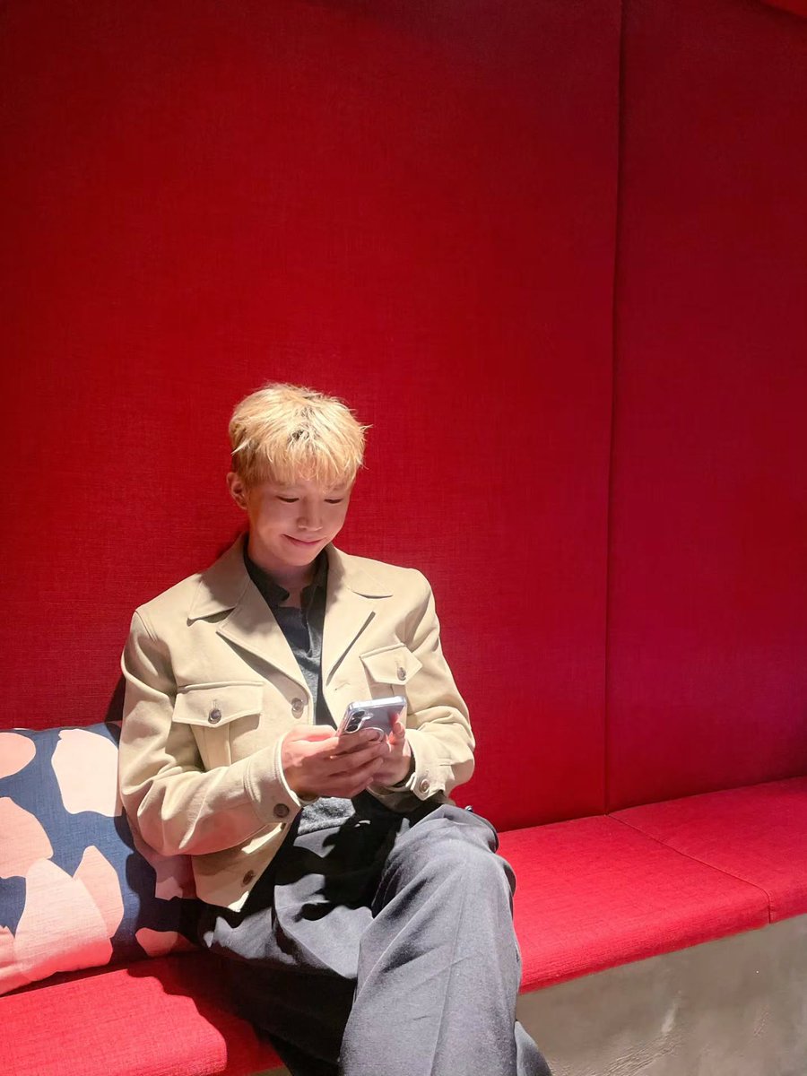 스타티스 tweet media