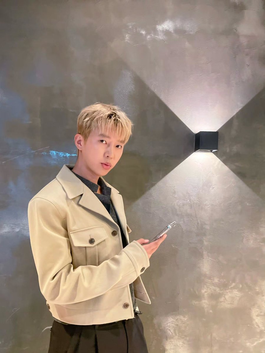 스타티스 tweet media