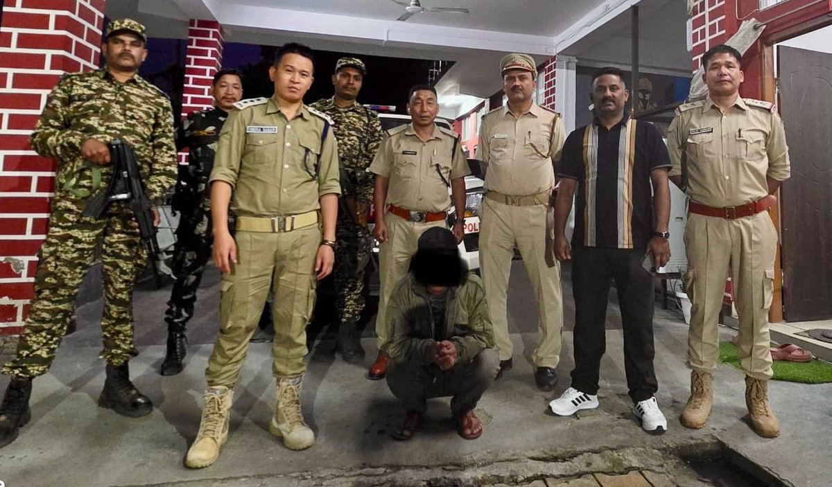 ArunObserver's tweet photo. Constable held in bullet gifting case https://t.co/sgnm14CPQw https://t.co/zW7D3hBwJM
