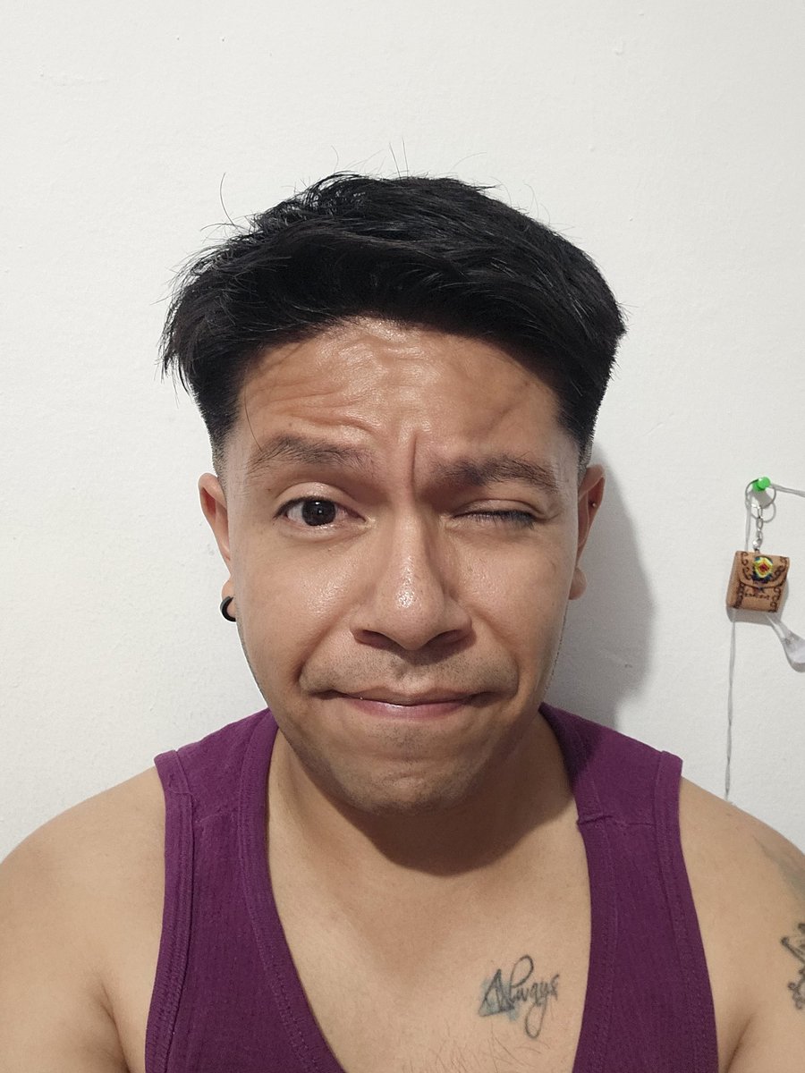 jonas_asla's tweet image. Noche de calarts 🥵 #Newlook 

#Selfie