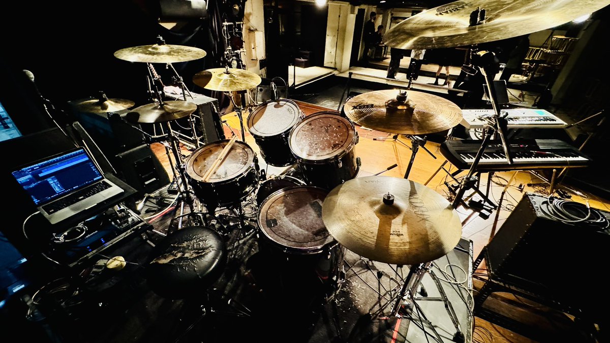 トモキ tweet media