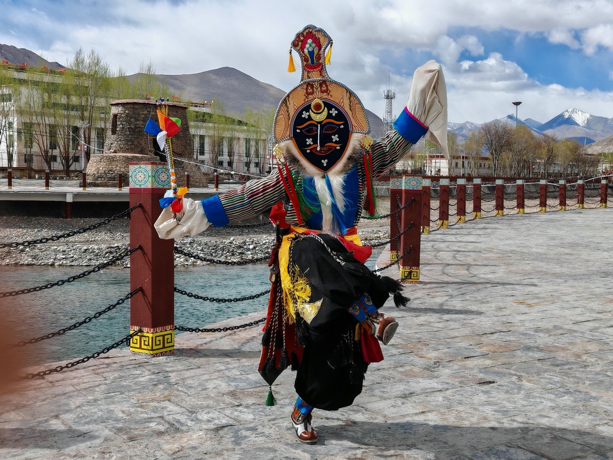 TibetNews11's tweet image. Dalla "sopravvivenza" alla "celebrità strepitosa": la trasformazione di 30 compagnie di #opera tibetana nella contea di Namling.