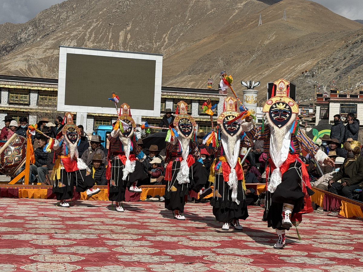 TibetNews11's tweet image. Dalla "sopravvivenza" alla "celebrità strepitosa": la trasformazione di 30 compagnie di #opera tibetana nella contea di Namling.