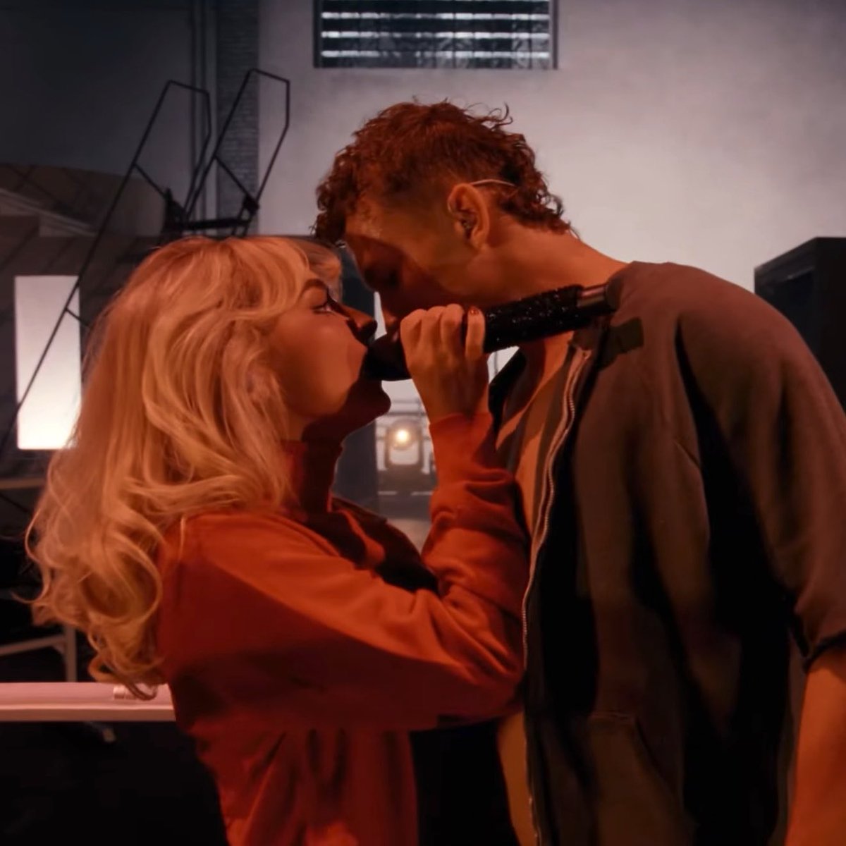 𝑨𝒏𝒇𝒊𝒔𝒂 🐾 called baby by sabrina tweet media