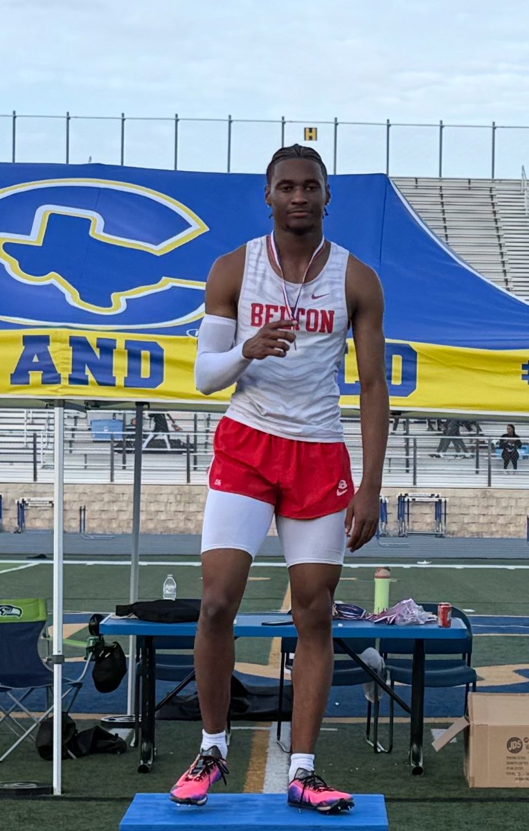 BeltonTrack's tweet photo. Congrats to senior 
Christian Porter who took 
home two gold medals🥇 🥇 ! 
He sets a PR in the 100m with 
a 🔥10.24s! Top 25 time in the nation! 
He went on to finish 1st in a stacked 400m field with a time of 48.70s! #TigerGrit @BeltonTigerFB @BeltonISDAth @thebeltontigers @BeltonTigerABC