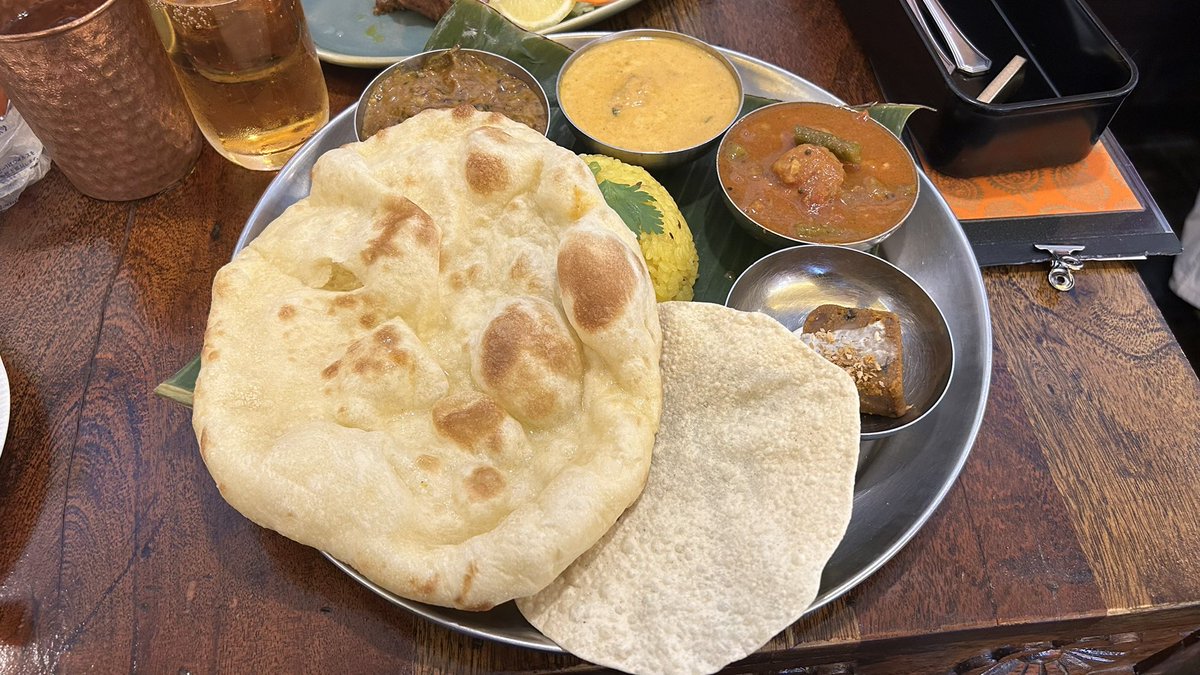 NamiDaphne's tweet photo. インドカレー屋の名店、シタールにきたよ！！！
バターチキンカレーがひたすらに食べたくて…！！！
まじで最高に美味しかった https://t.co/TaTJuMrSQF