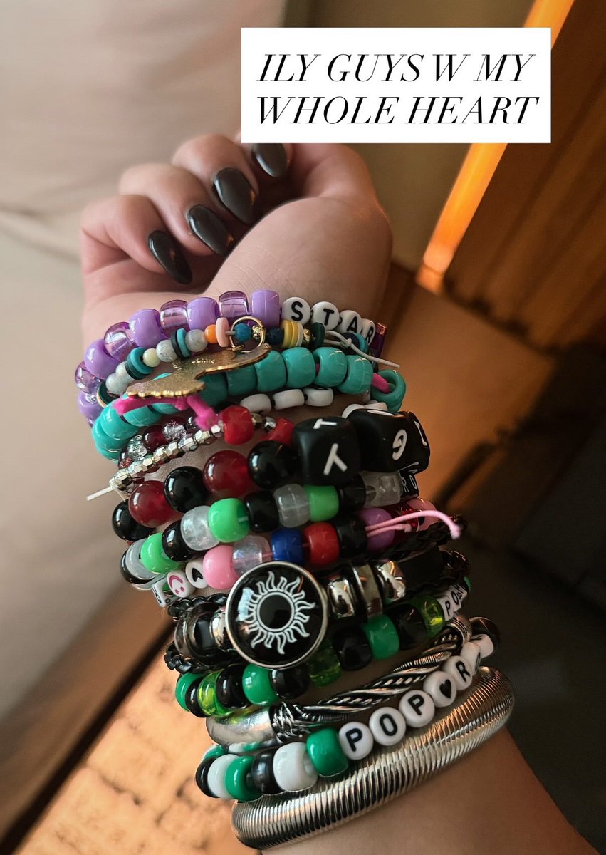 Roxanne Perez got a lot of fan bracelets during Wrestlemania week 🙌