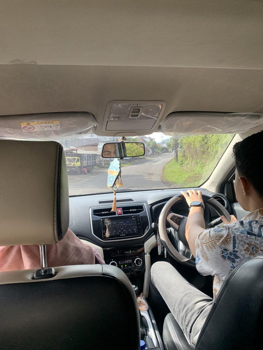 sofiantii's tweet photo. part tersedih banget banget di tinggal kalian berdua😭
terima kasih selama 6 bulan kerja disini kalian memperlakukan saya seperti anak sendiri, terima kasih sudah selalu membela saya dan selalu pengertian ke saya. semoga kita dipertemukan lagi yaa bu hen dan pak ed🫶🏻🫶🏻 big luvv https://t.co/lsV2GU0XsK