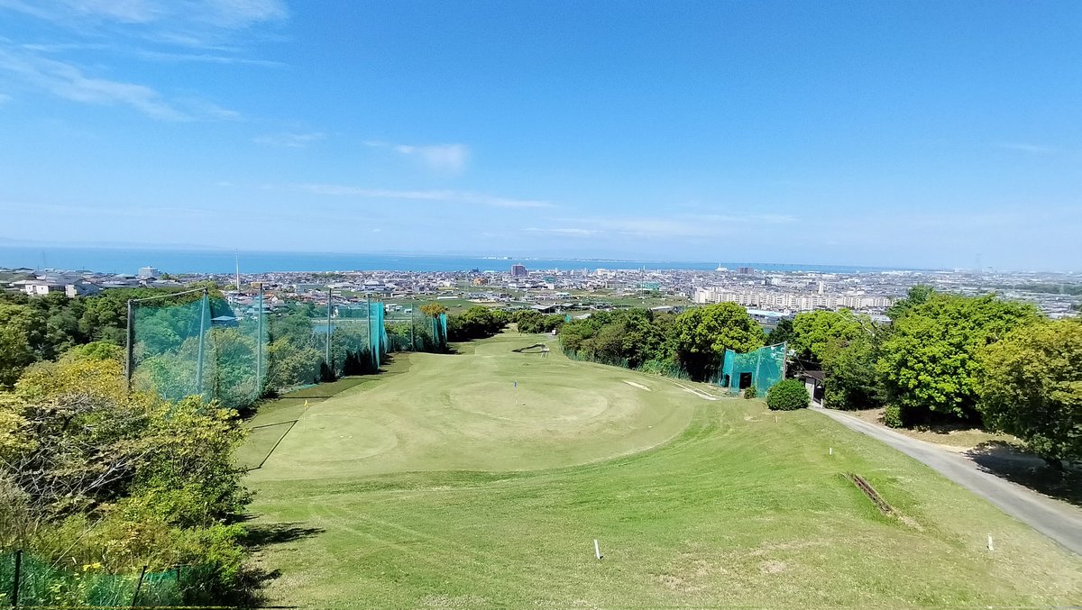 minamigolf's tweet photo. 今日は阪南ゴルフラウンドレッスン⛳️🏌️
数日前から左腕が腫れてて、大きく振れないので、色々誤魔化しながら回りましたww
ゴルフに誤魔化し力は重要☺️ https://t.co/yk2630jHXf