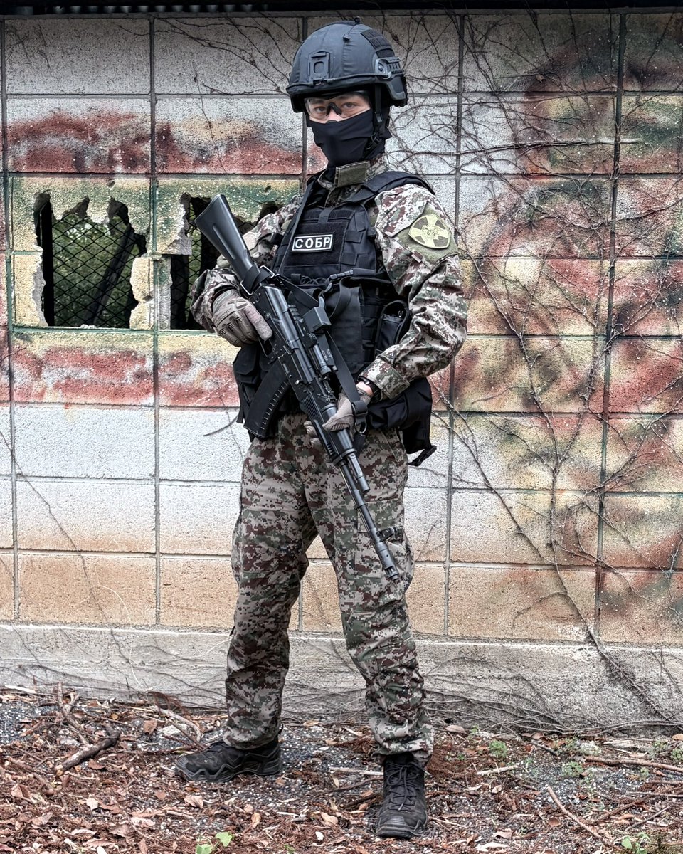 siomaneki_117's tweet image. 今日の装いは…
🇷🇺SOBR（架空）

SURPAT迷彩と黒色装備で組みました

#サバゲー　#コンラードヒルズ　#airsoft