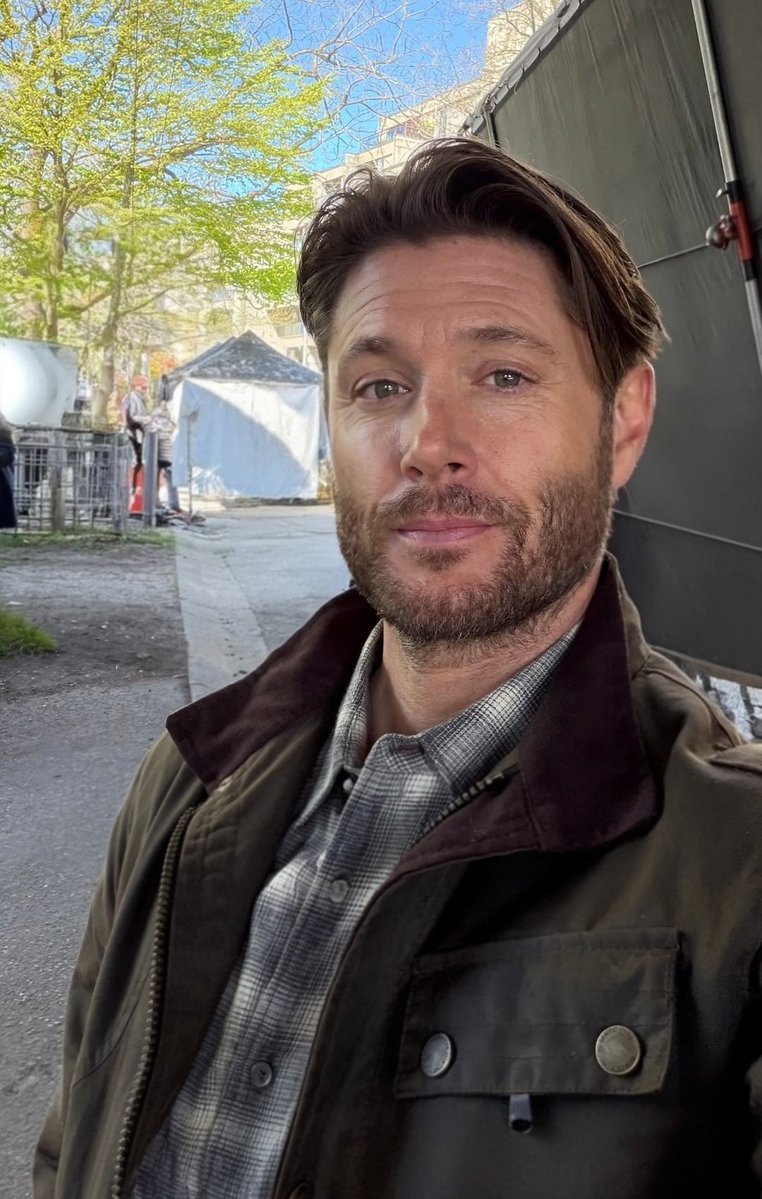 OMG he's so pretty 🫠