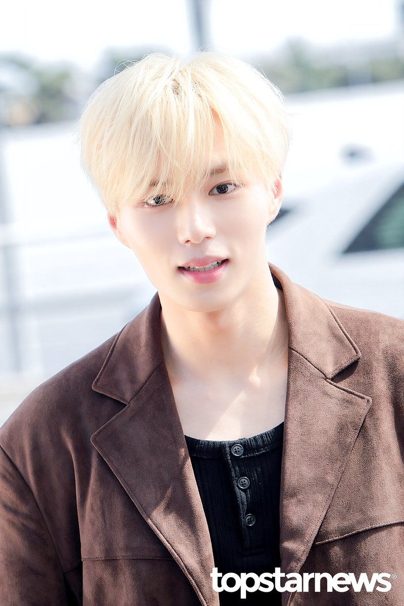 [HD포토] 알파드라이브원 준서, ‘금발에 설레어버리는데요’ (인천공항 출국) #알파드라이브원 #알디원 #ALD1 #인천공항 #출국 #입국 #프리뷰 #준서 topstarnews.net/news/articleVi… <- Original Photo