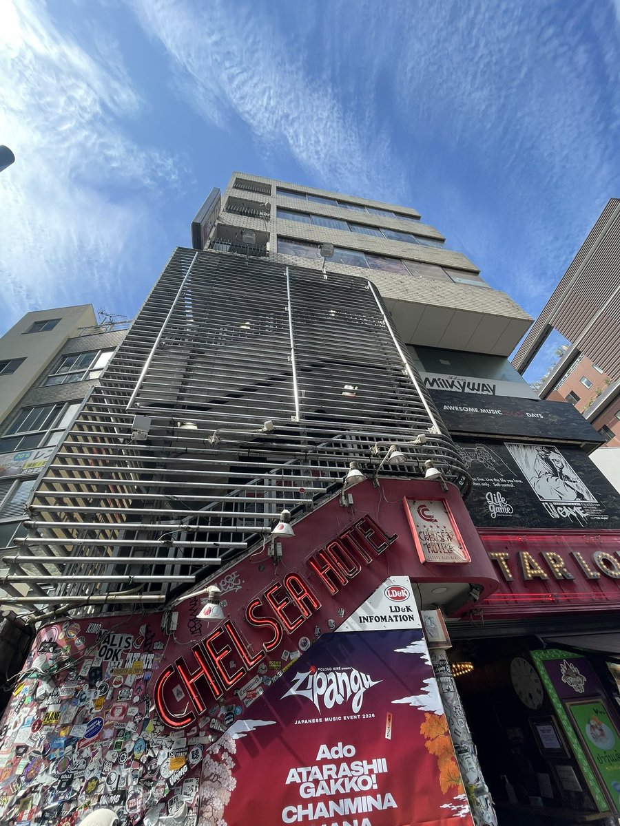 ｻﾝﾀﾞﾙ。 tweet media