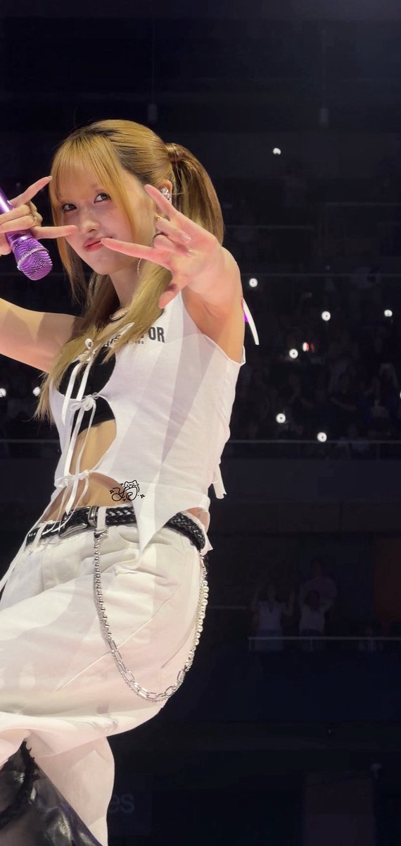 セーラームーンポーズ🌙

26.04.17 Austin D1
#Twice #트와이스 #THISISFORWORLDTOUR 
#MOMO #모모 #モモ