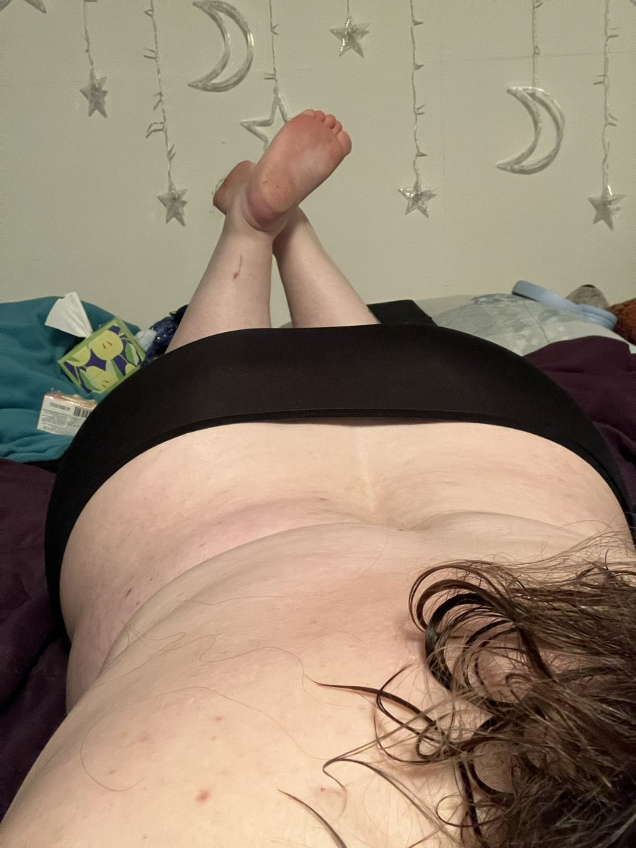 KariMina tweet media