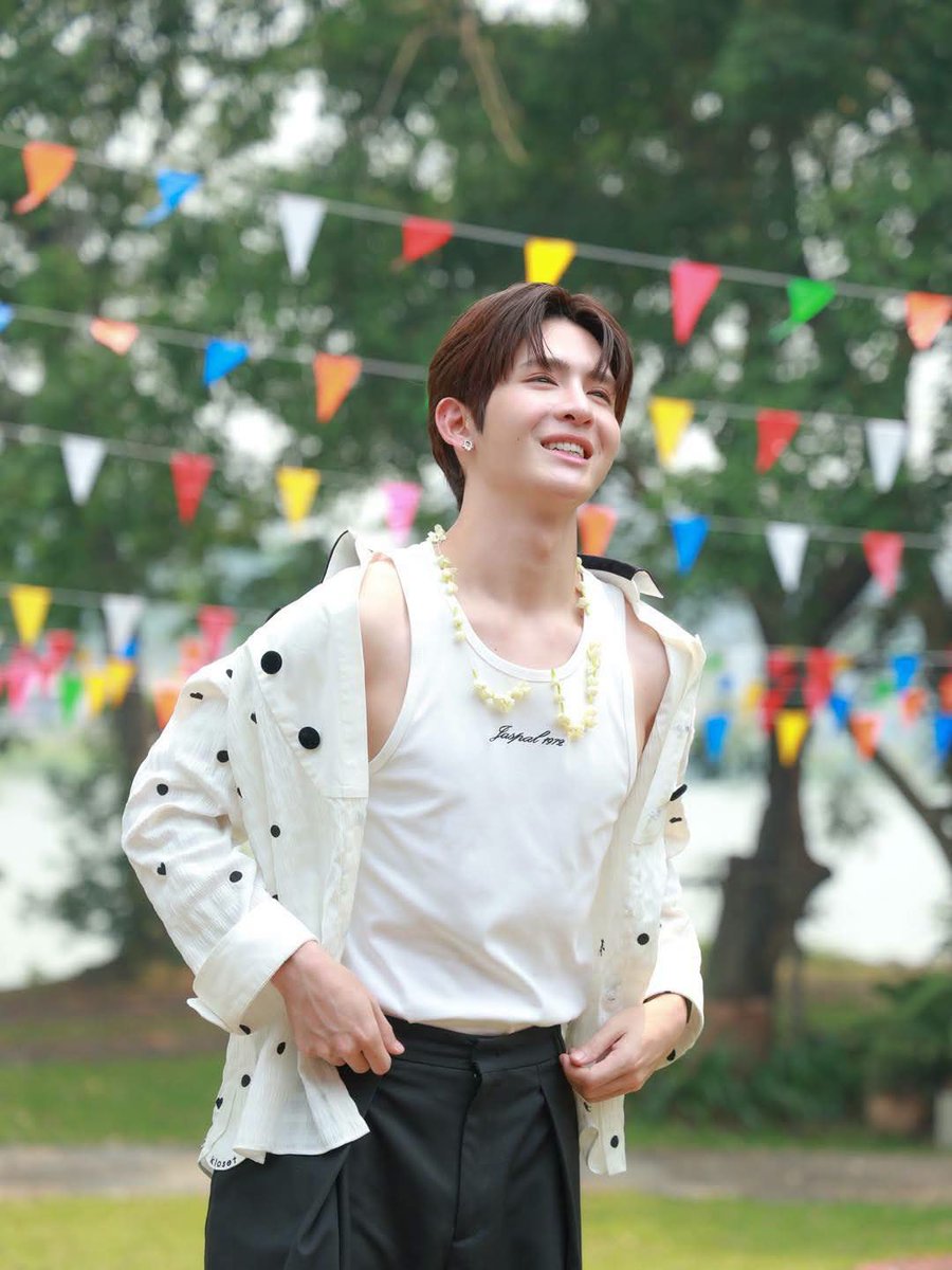 Update IG : friendly_me_official (5)
🤍🌼😉
#JamesSu #JSY 
#Update_170426