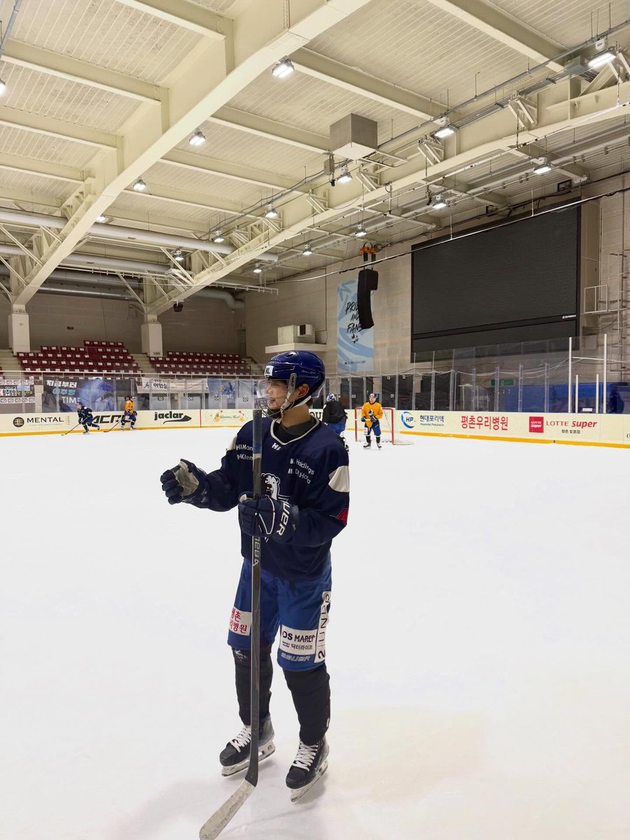 Zolshinee2min_5's tweet image. 260418 Minho ins update 2
Hockey 🏒 
 #샤이니 #SHINee #Minho #민호