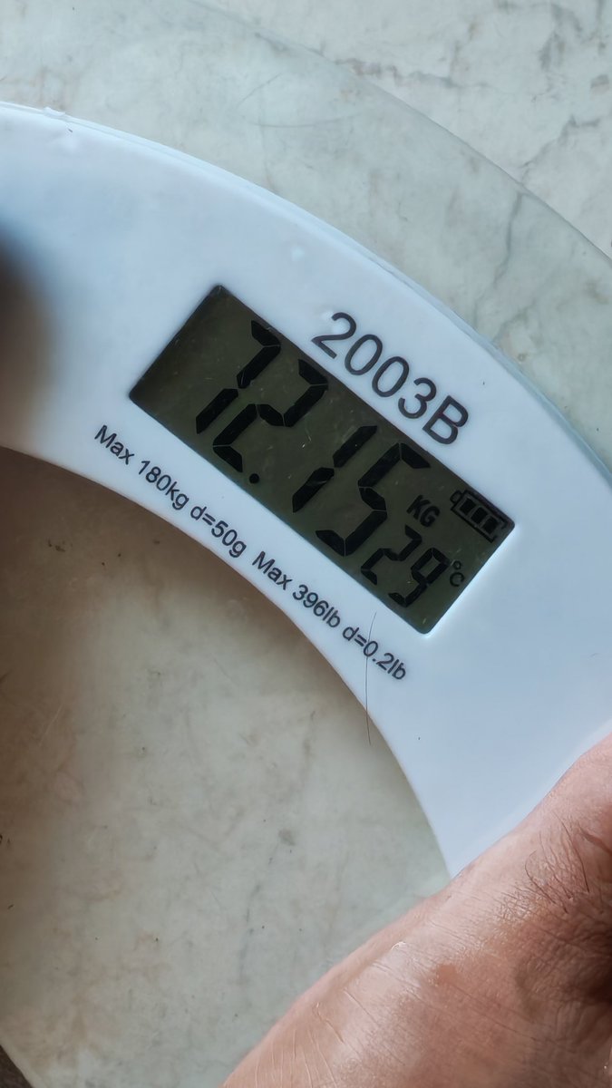 eyan_ayan's tweet photo. Pano ka pa na kakita tawo nga luyag² simu kung wala ka ga gamay AHAHAHA Jogging pa nga may kaon sa finish line ah 😭😂 https://t.co/UhwD7u4qrG