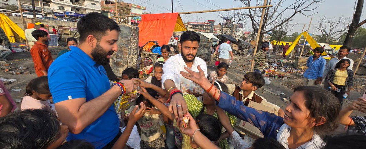 aryanmishra888's tweet image. विकासनगर लखनऊ में पीड़ित परिवार के लिए मदद जारी है 

#vikasnagar #Lucknow #Social