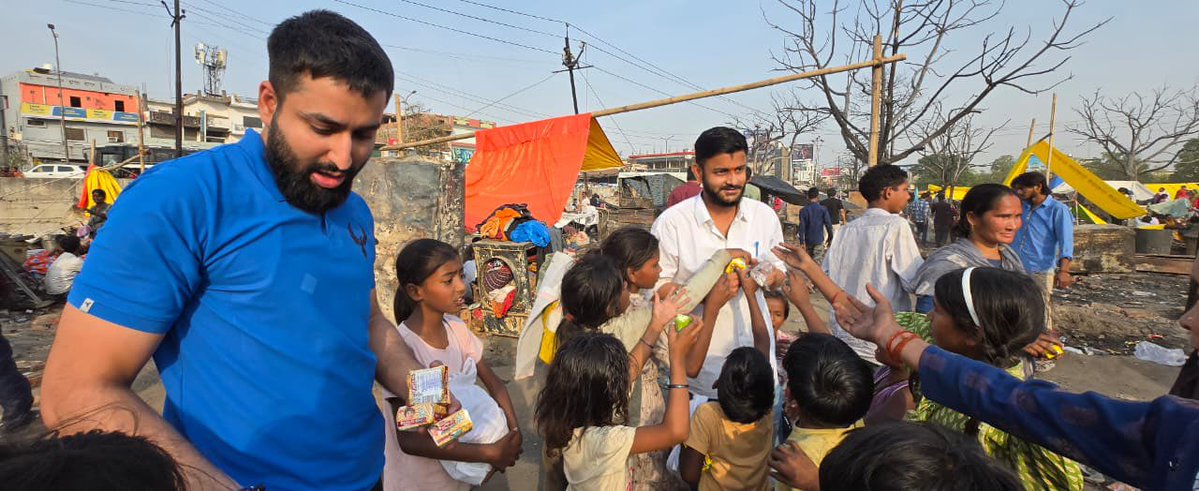 aryanmishra888's tweet image. विकासनगर लखनऊ में पीड़ित परिवार के लिए मदद जारी है 

#vikasnagar #Lucknow #Social